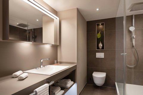 Executive Room + Suite Bathroom