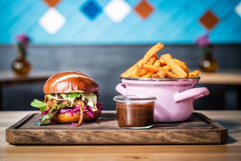 Irmi's Pulled Burger & Fries