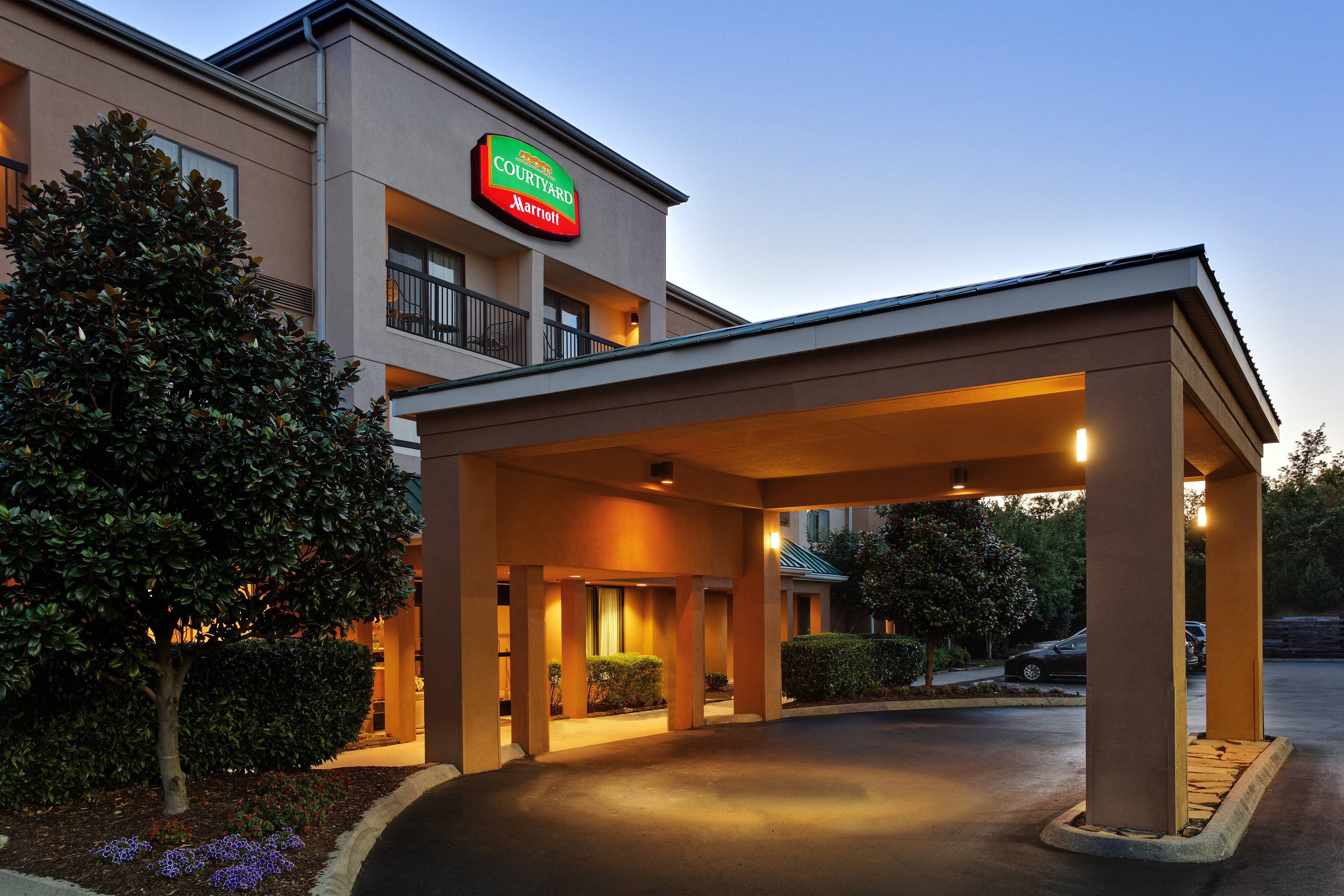 Courtyard Knoxville Cedar Bluff
