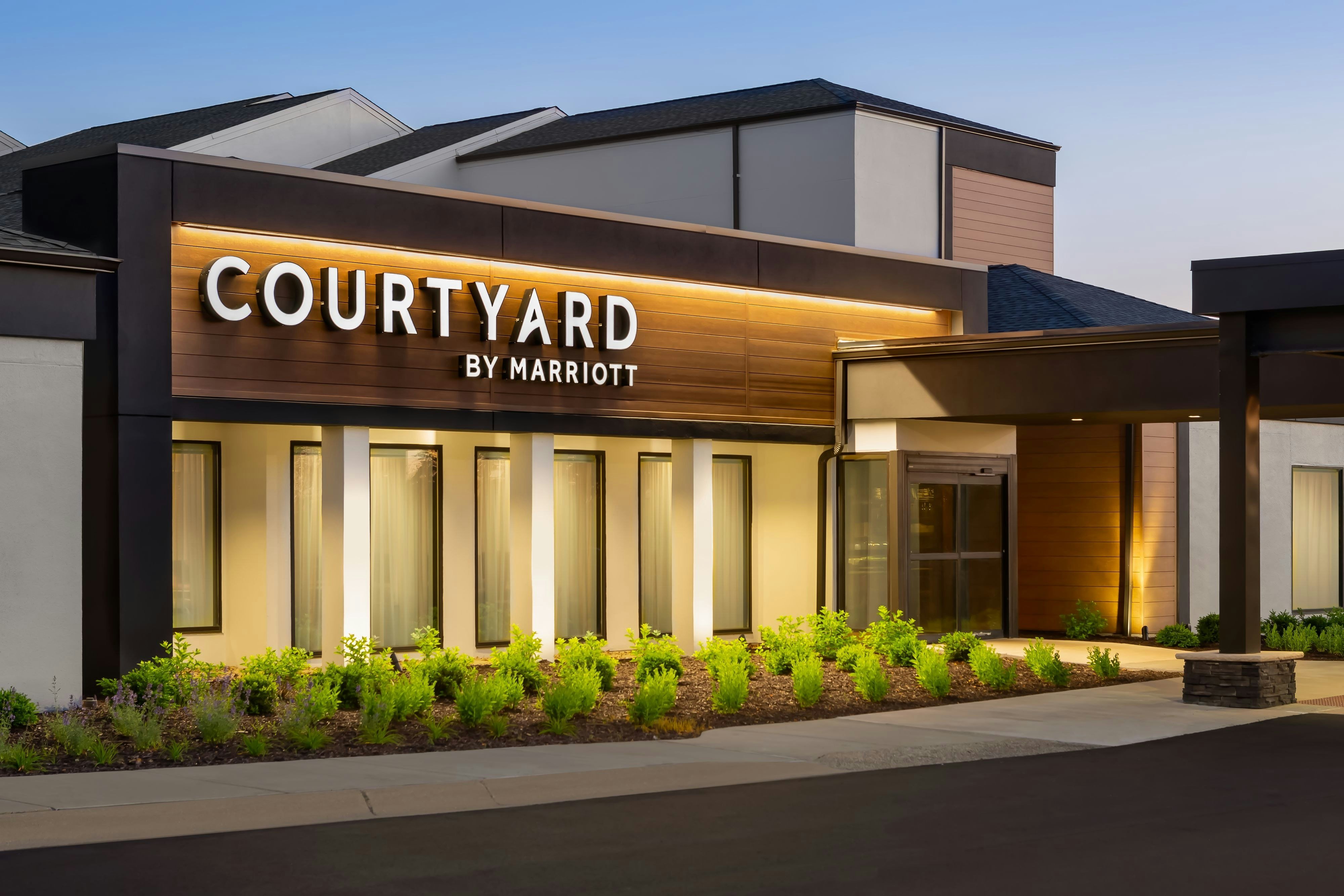 Courtyard Minneapolis Airport Hotel