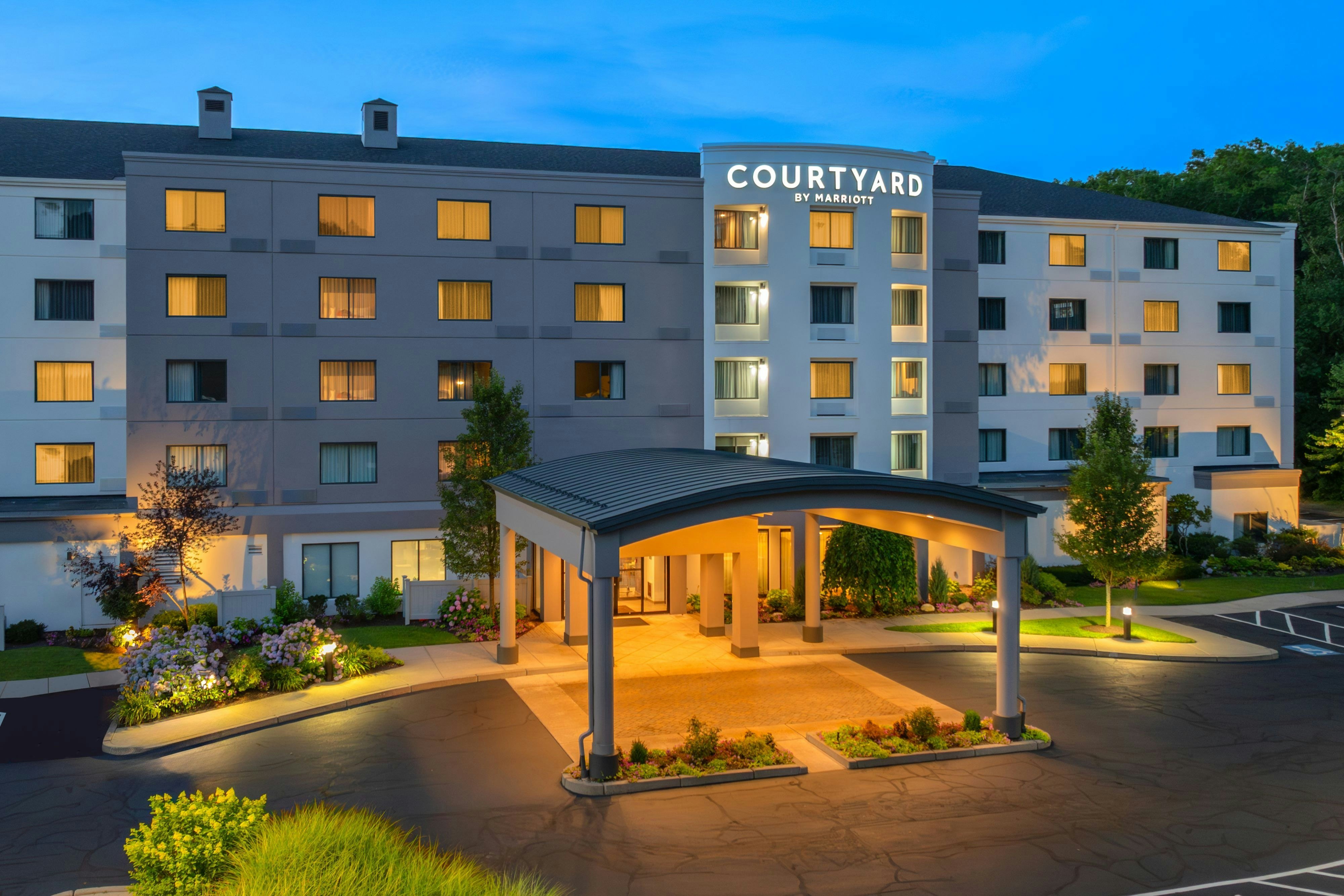 Courtyard Providence Lincoln