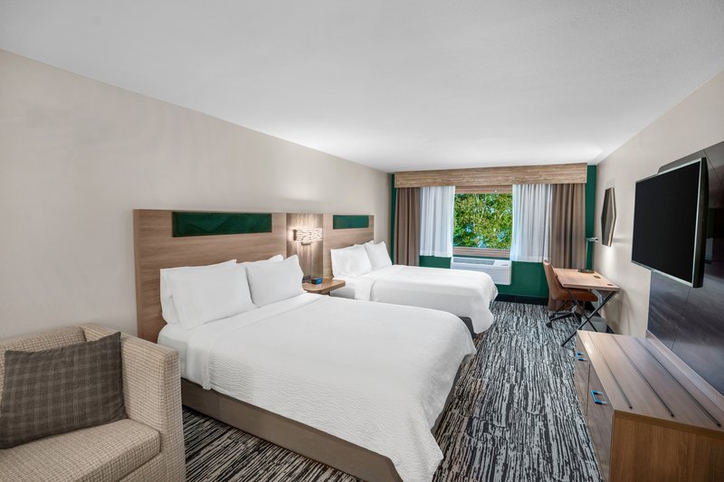 Holiday Inn Express and Suites Hayward