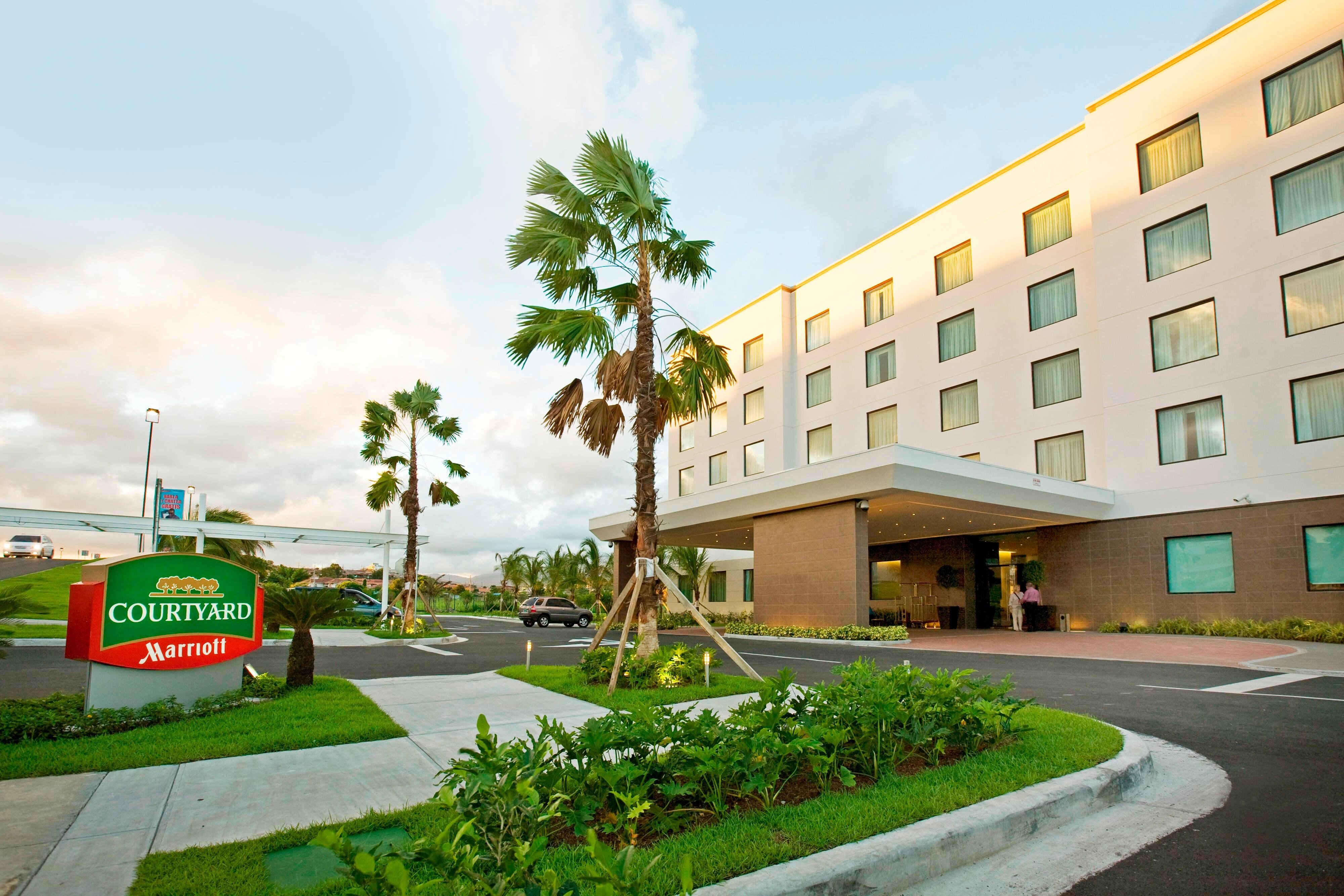 Courtyard Panama MetroMall