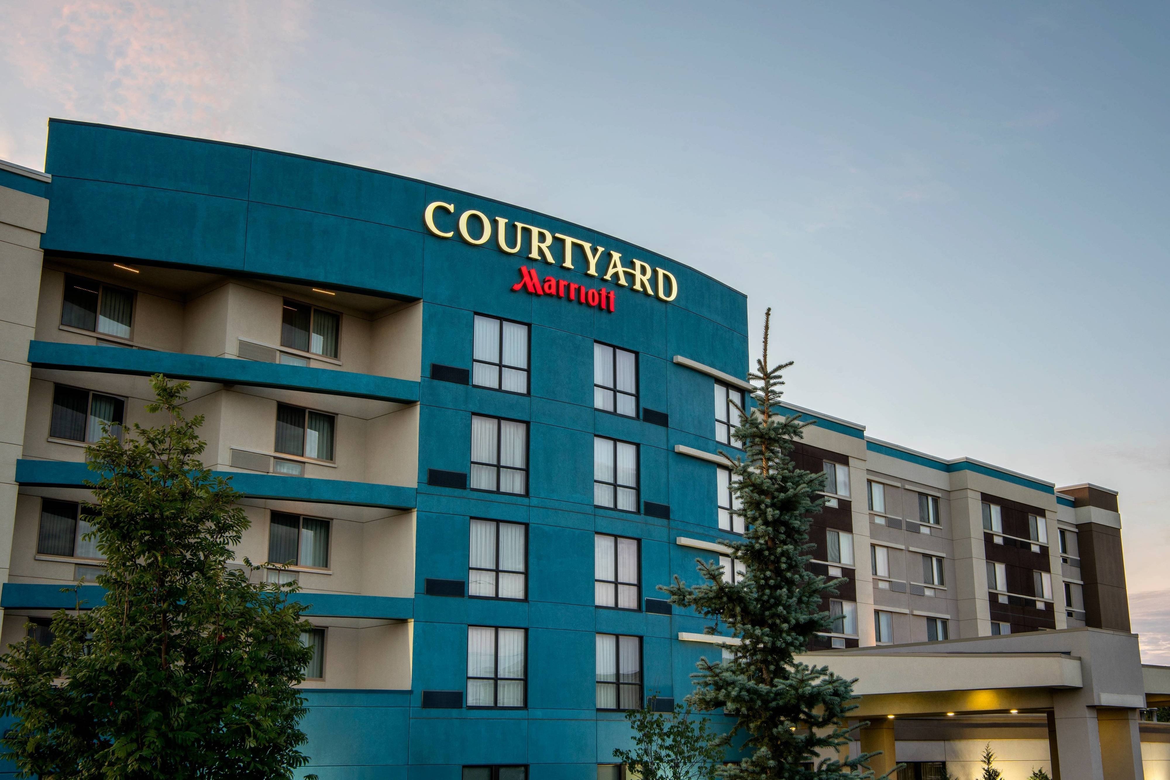 Courtyard Edmonton West