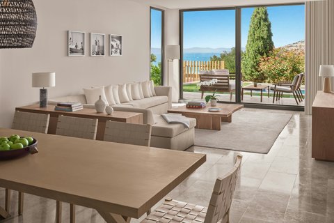 Private Pool Suite - Living Room