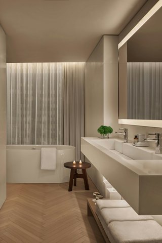 Penthouse Suite - Bathroom