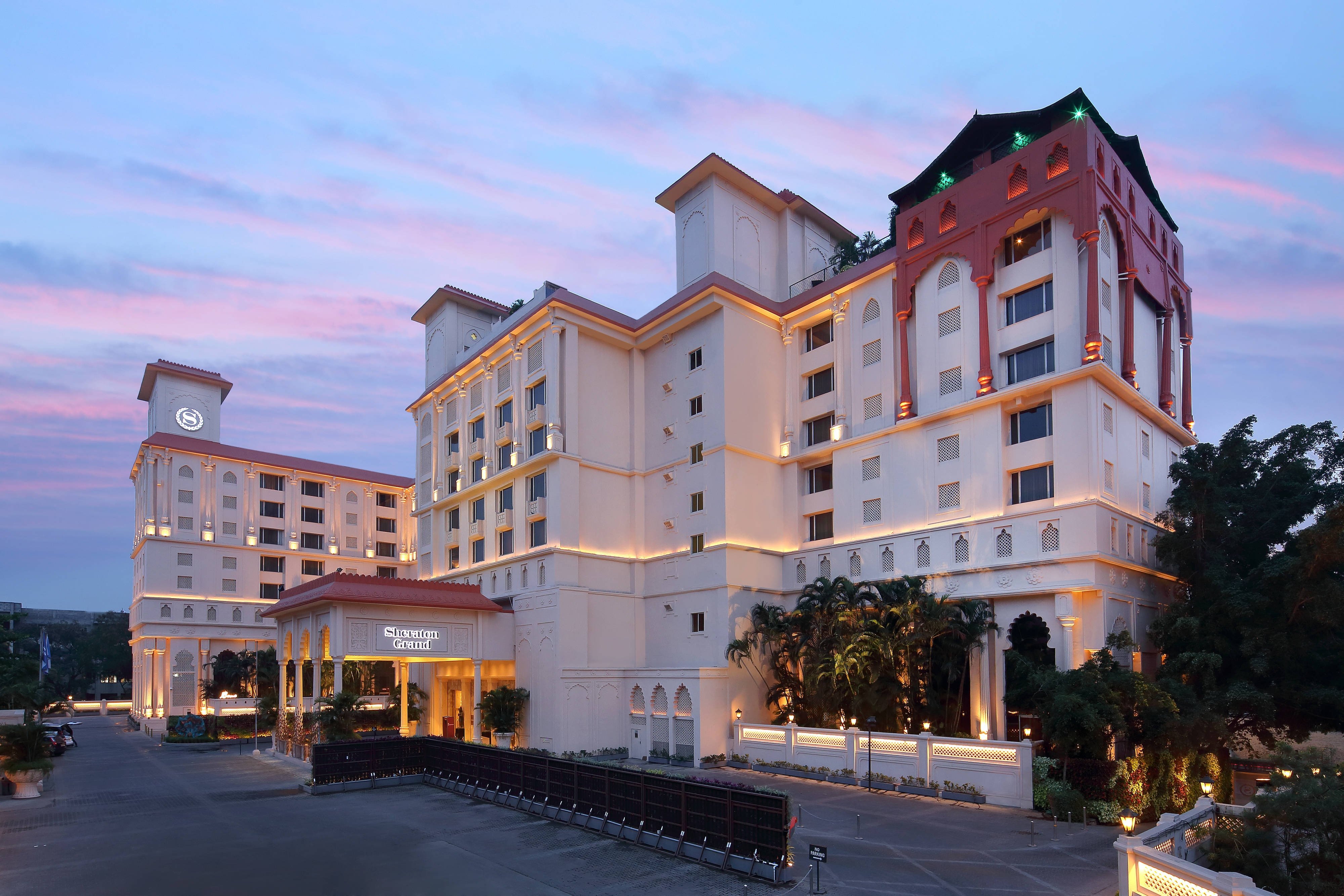 Sheraton Grand Pune Bund Garden Hotel