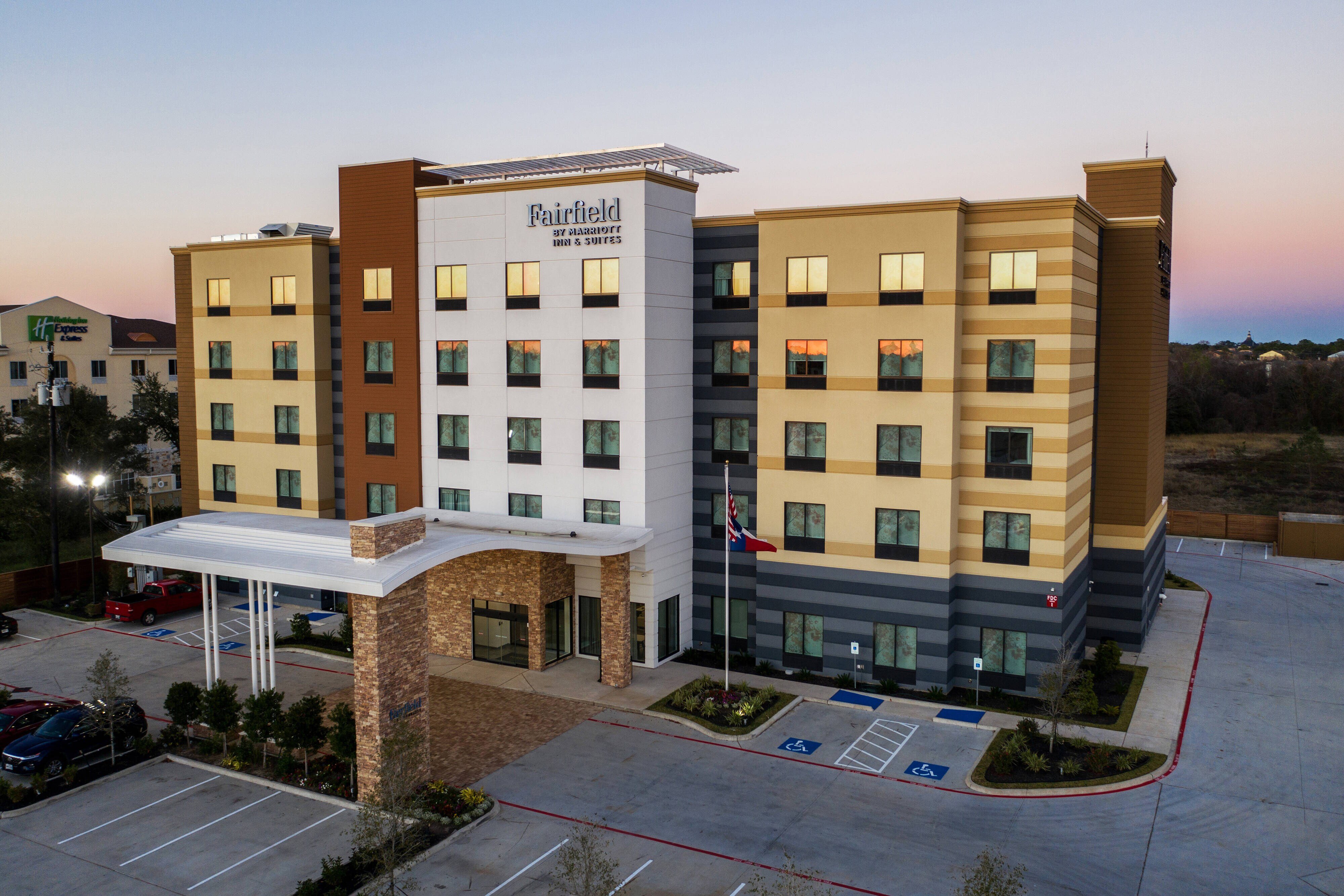 Fairfield Inn & Suites Brookhollow