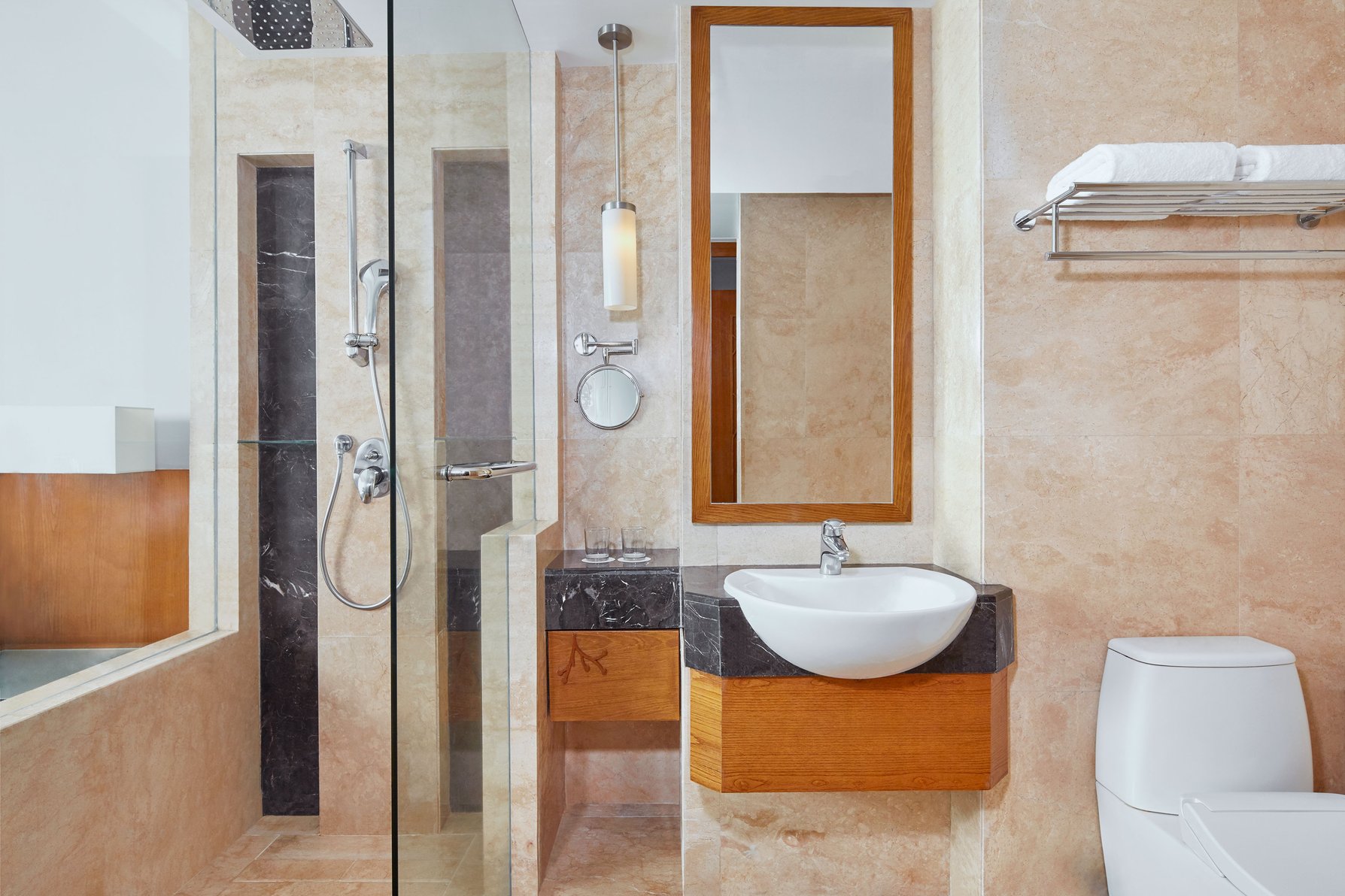 Four Points by Sheraton Manado Room Type - Guest room, 1 King, City view