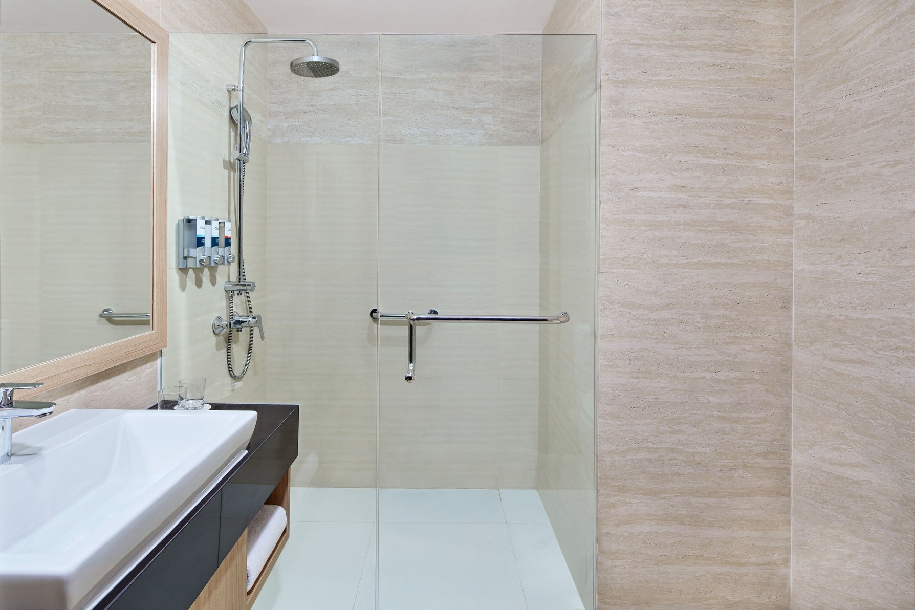 Four Points By Sheraton Makassar Room Type - Deluxe Room, Deluxe Guest room, 1 King