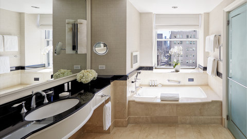 Premier Junior Suite Bathroom