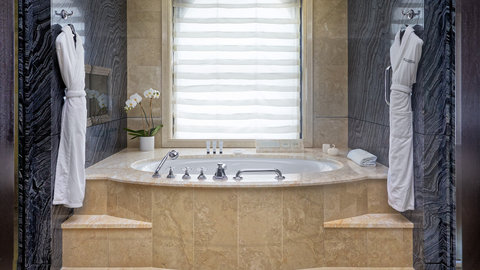 The Peninsula Suite Bathroom