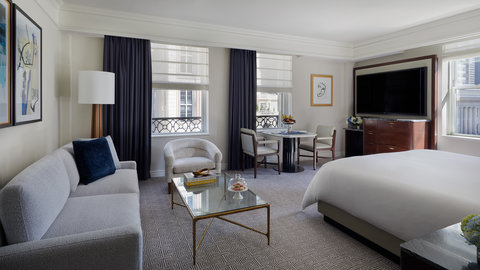 Premier Junior Suite Sitting Area