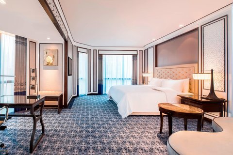 King Royal Guest Room
