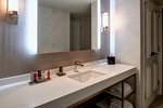 1 Bedroom Larger Suite, 1 King