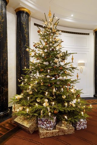 Lobby - Christmas Tree