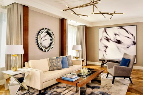 Carlton Club Suite - Living Area