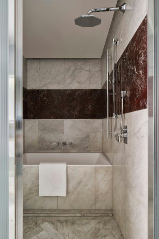 Suite Bathroom