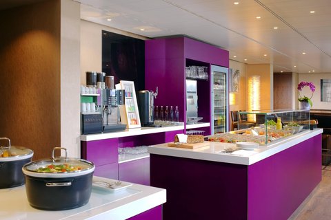 Executive Lounge - Buffet Area