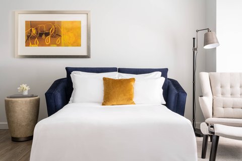 Oceanfront Suite - Pull Out Bed