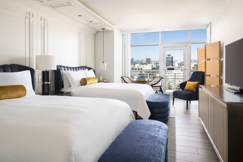Double/Double Club Guest Room - City View