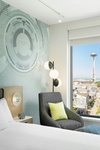 Junior Suite, 1 Bedroom Suite, 1 King, Space Needle view, Skyline view, Corner room