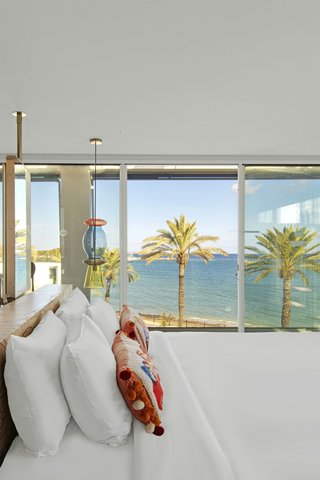 Cool Corner Suite - Sea View