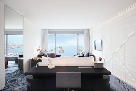 Wonderful Sky Room
