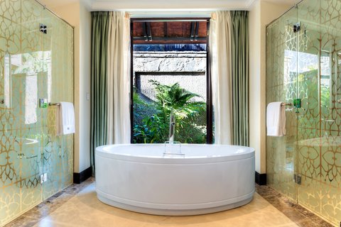 Ocean Grand Deluxe Room - Bathroom