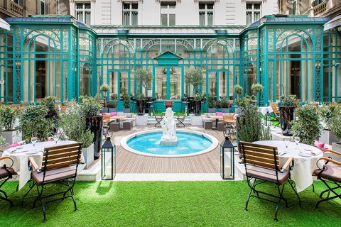 Summer terrace - fountain