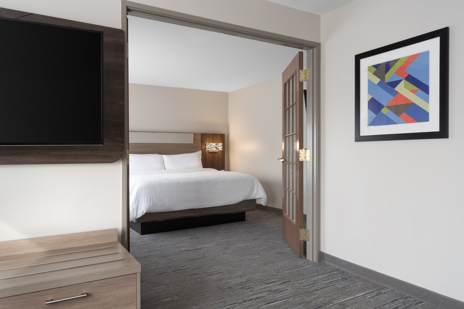 Holiday Inn Express & Suites SAGINAW Room Type - 1 King Suite