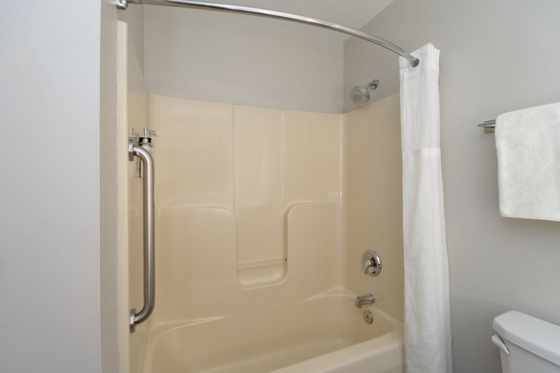 HOLIDAY INN EXPSTE SAGINAW