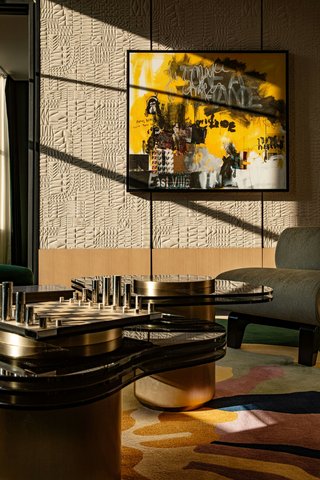 Penthouse I - Living Room with Chess Board