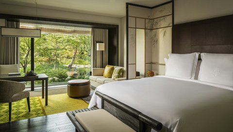 Premier Heritage Garden Room