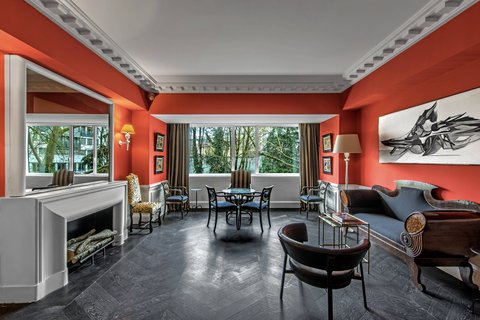 Prestige Suite Park view