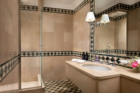 Grand Deluxe Suite - Bathroom