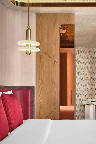 King | Sea Facing | EWOW Suite