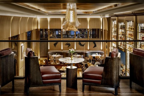 LOUIX LOUIS Grand Bar and Restaurant