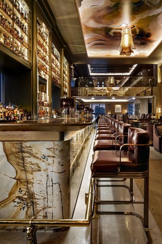 LOUIX LOUIS Grand Bar and Restaurant