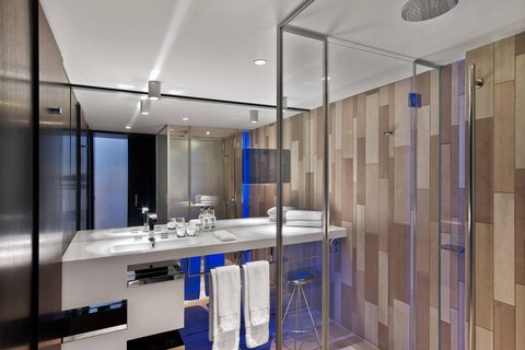 Suite Bathroom – Walk-In Shower