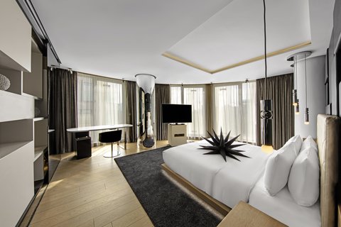 King WOW Suite