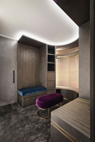 Extreme Wow Suite Dressing Room