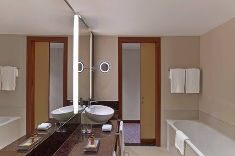 Junior Suite - Bathroom