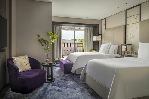 One-Bedroom Premier Suite