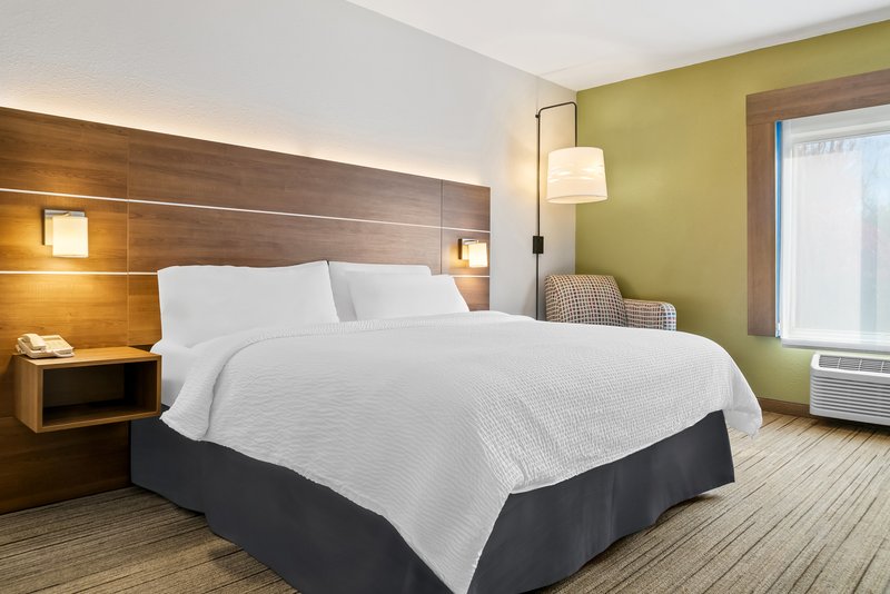 Holiday Inn Express & Suites Marion, OH