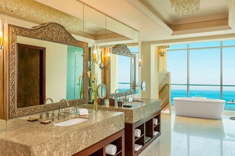 Royal Suite Bathroom - Tub