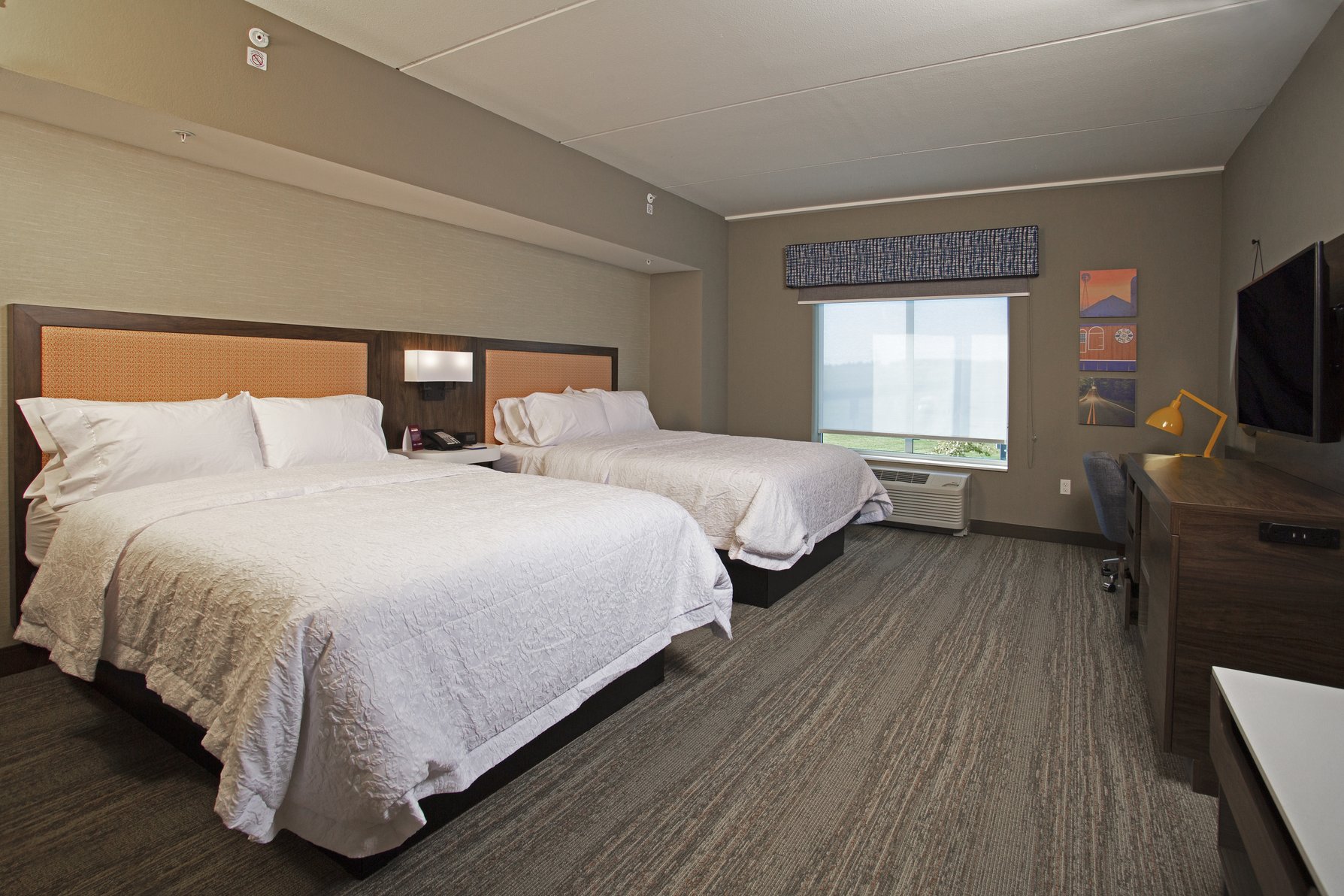 Hampton Inn & Suites Kutztown, Pa Room Type - 2QN MOB HEAR ACC RI-SHW NS