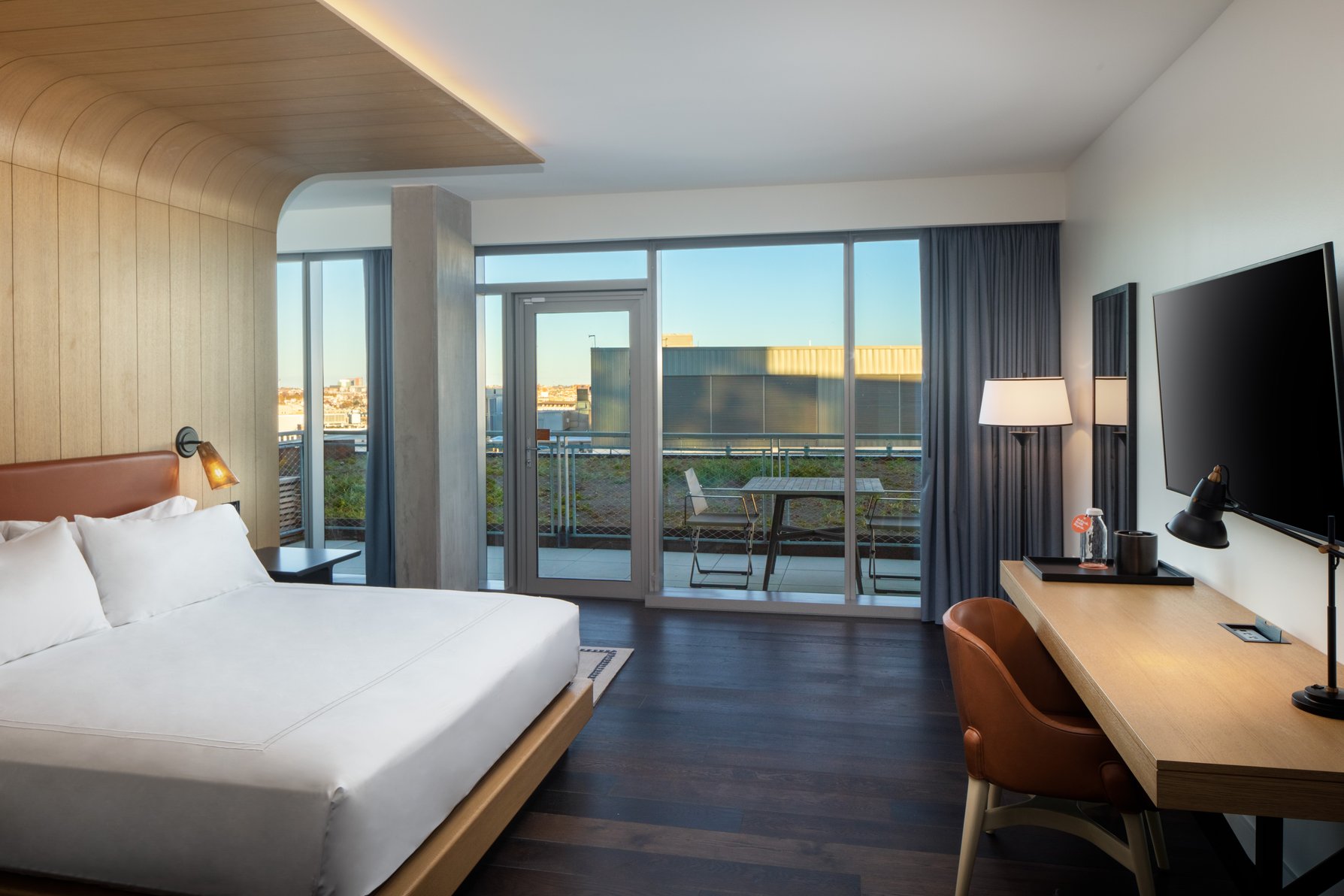 Canopy by Hilton Baltimore Harbor Point Room Type - 1 KG JR STE BALC-HEAR-ACC