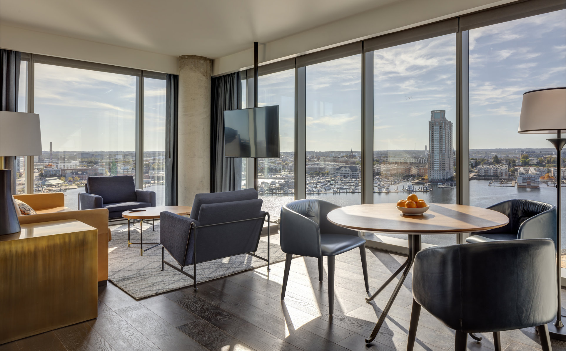 Canopy by Hilton Baltimore Harbor Point Room Type - 1 KING 1 BDRM STE RIVER VW