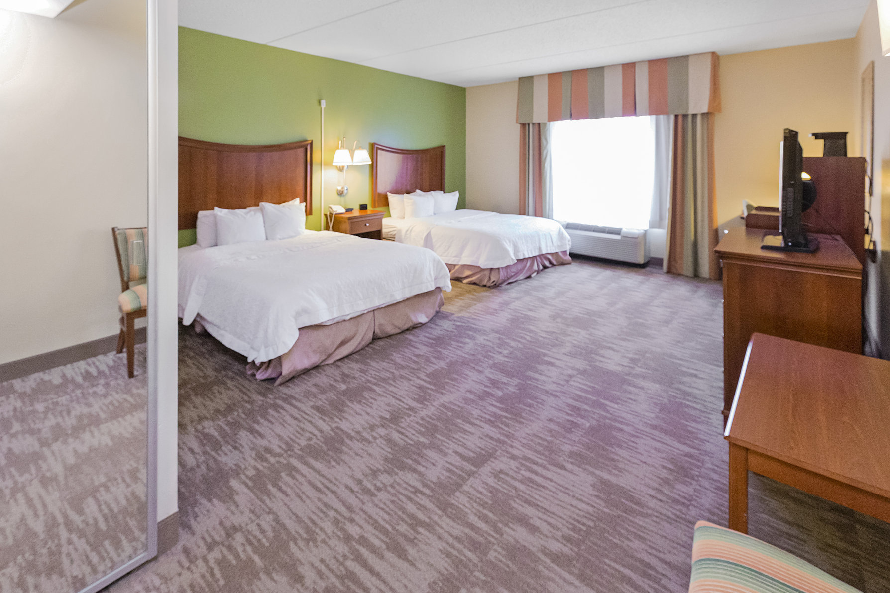 Hampton Inn & Suites by Hilton Blairsville Room Type - 2 QNS ACCESSIBLE W TUB NS